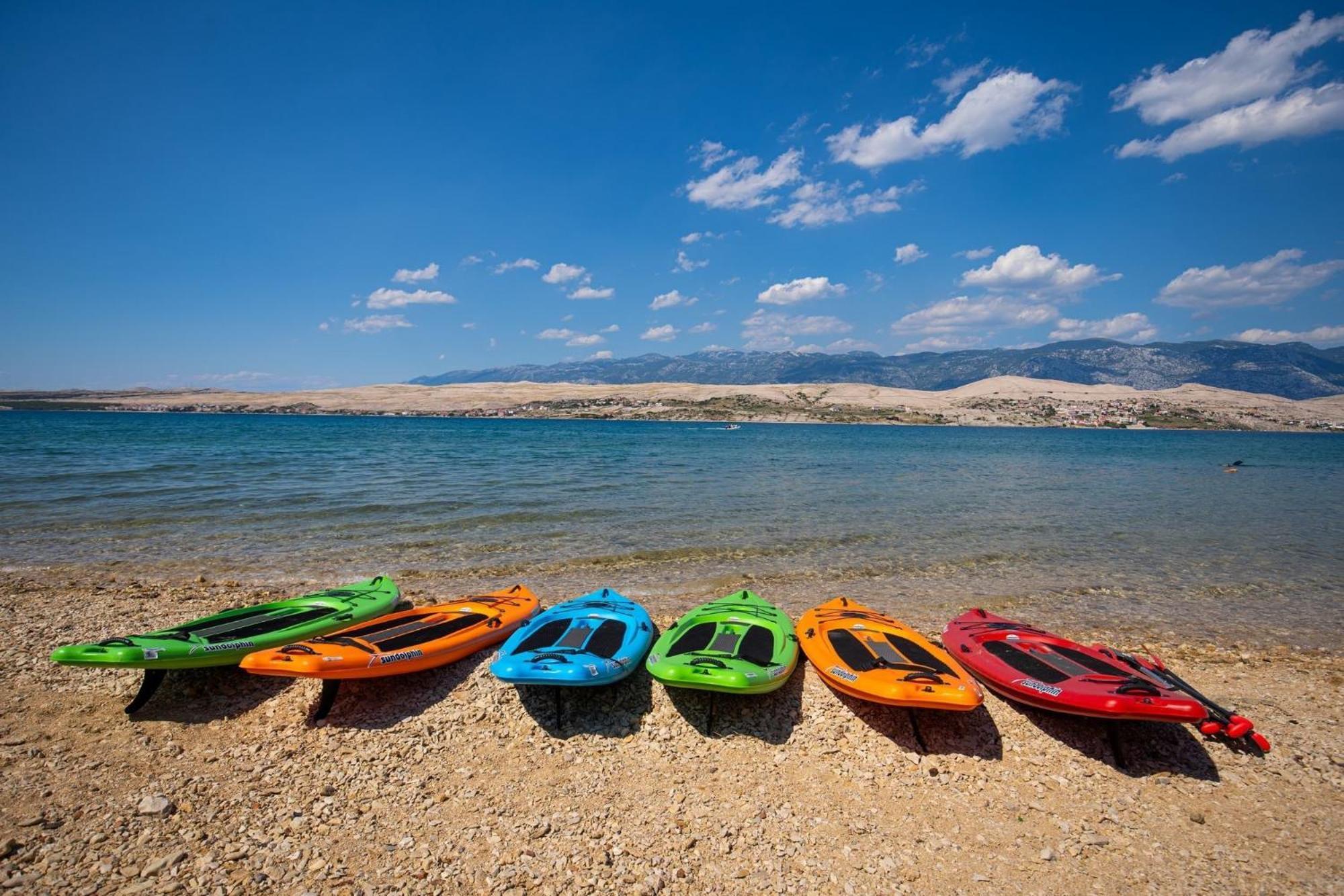 Luxury Mobile Moonwalk Terra Park Spiritos, Pag Island , Kolan, Novalja Campsite *
